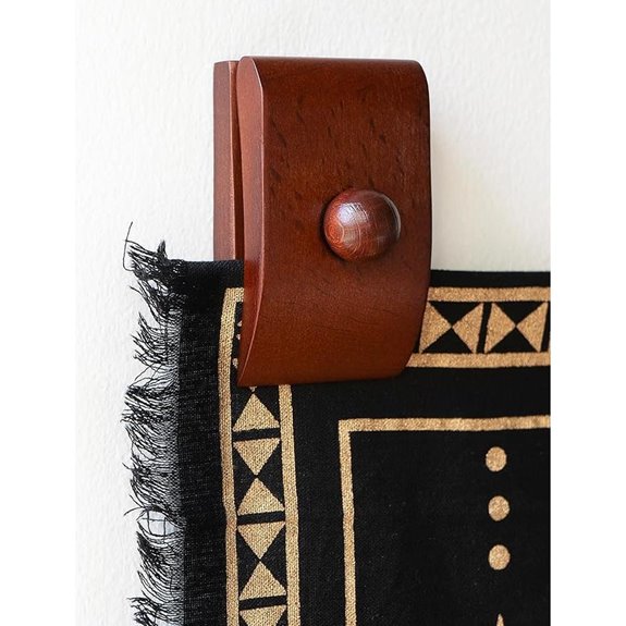 Wooden Quilt Hangers with Hardware (4 Large Clips)